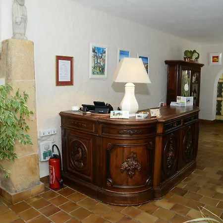 Logis Le Relais Du Val D'orbieu Otel