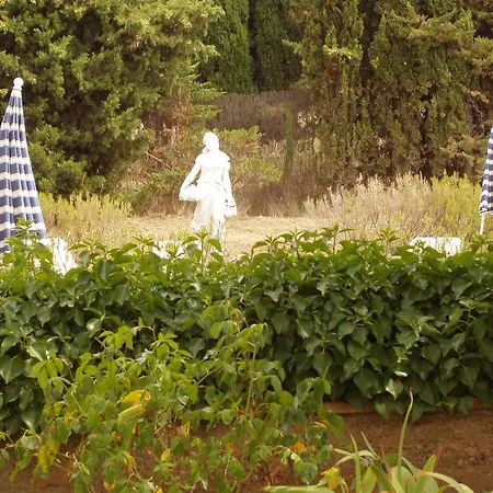 Hotel Logis Le Relais Du Val D'orbieu 3*