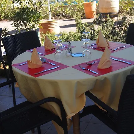 Logis Le Relais Du Val D'orbieu Hotel
