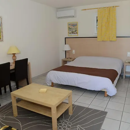 Hotel Logis Le Relais Du Val D'orbieu 3*