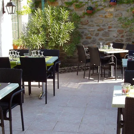 Hotel Logis Le Relais Du Val D'orbieu