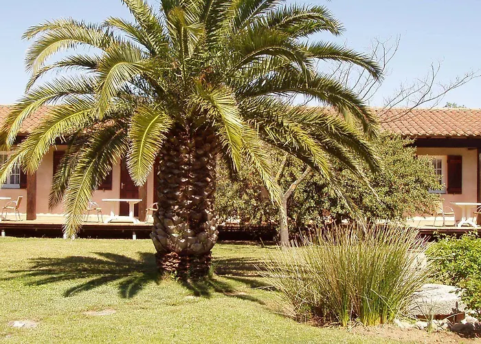 فندق Logis Le Relais Du Val D'orbieu